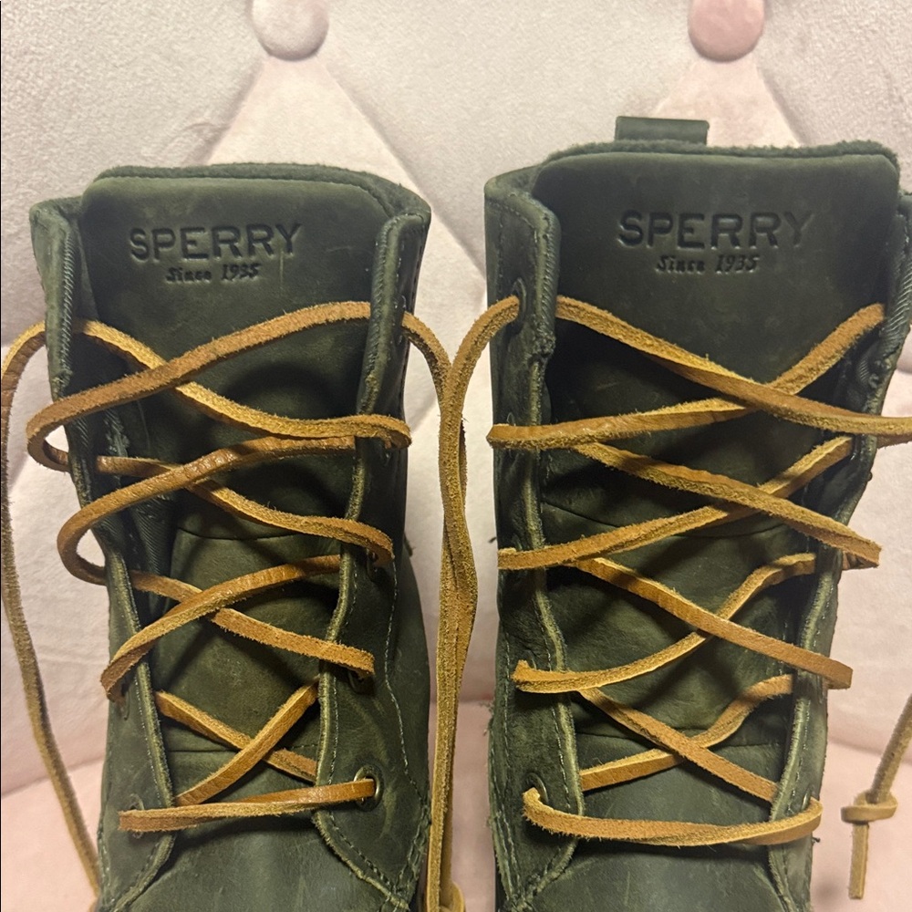 Sperry Olive Green and Brown Lace-Up Duck Boots, size 8.5 EUC - Picture 2 of 9